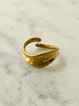 Bague AVA en or brossé
